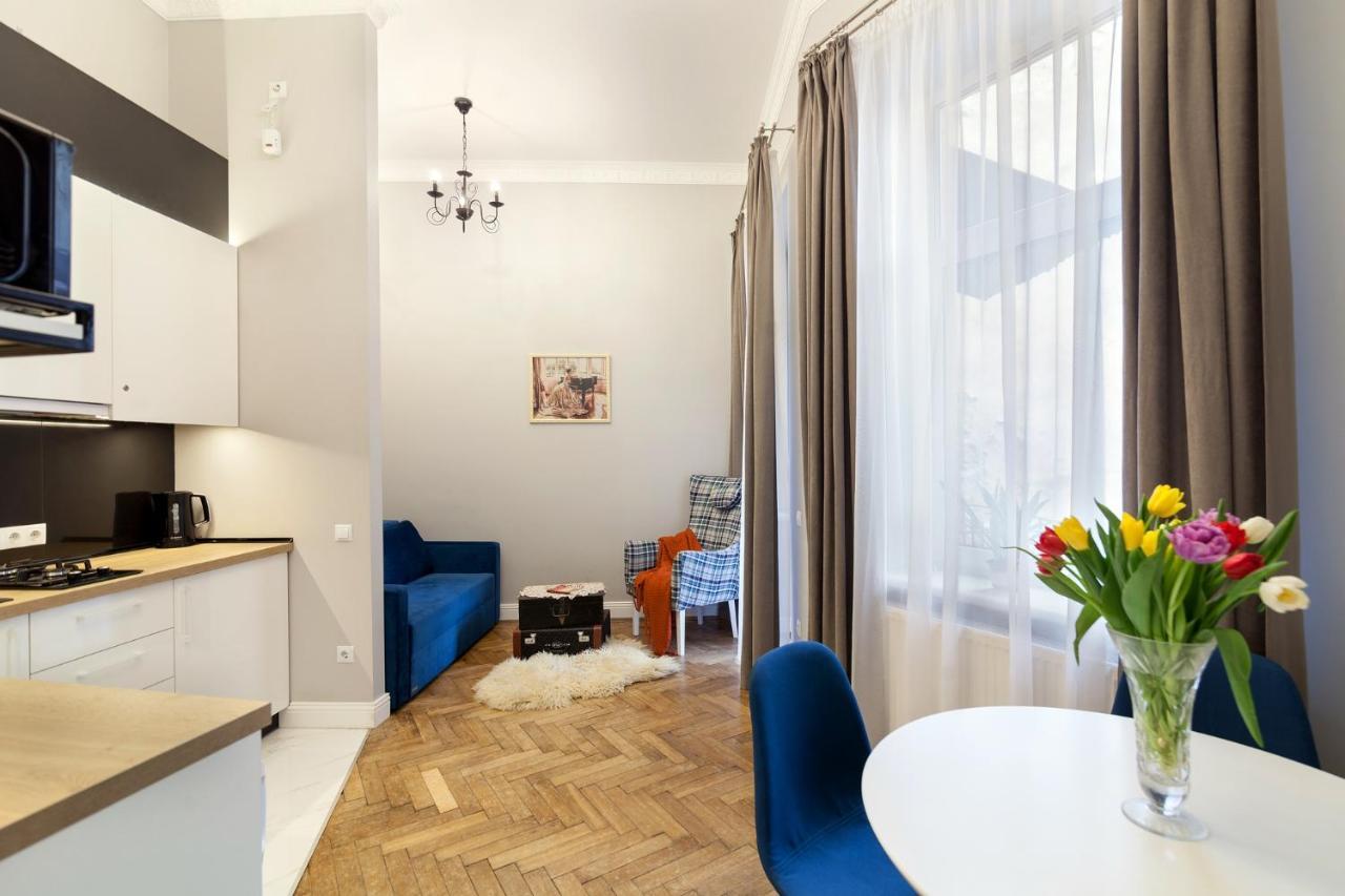 Chopin Apartment In The Center Of Lviv Bagian luar foto