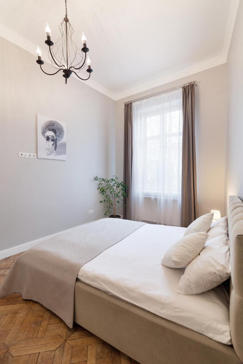 Chopin Apartment In The Center Of Lviv Bagian luar foto