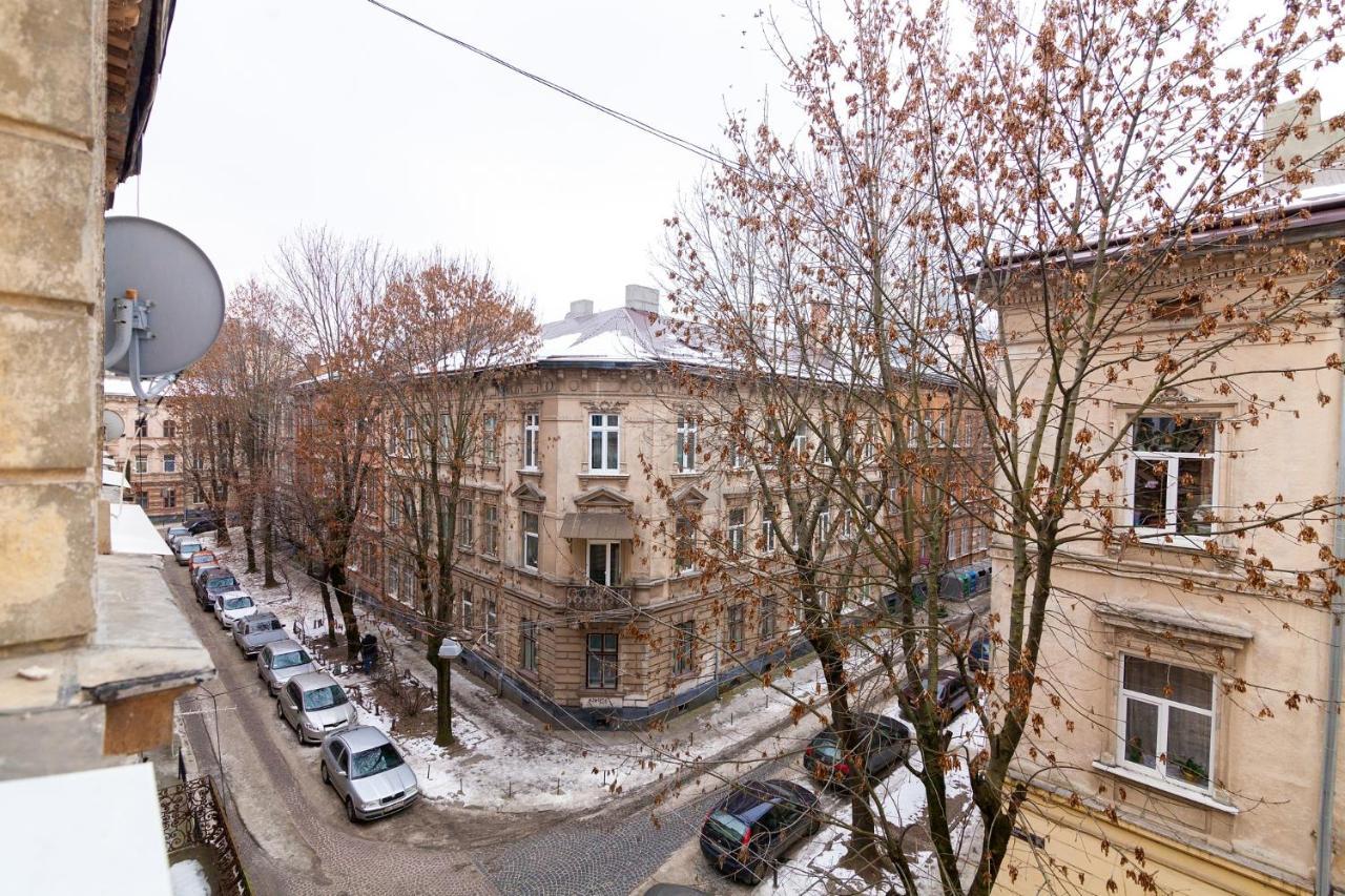 Chopin Apartment In The Center Of Lviv Bagian luar foto
